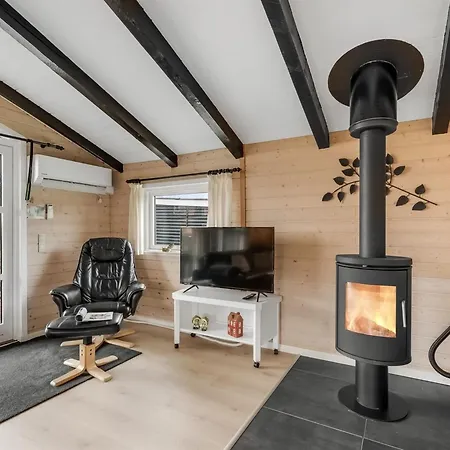 Miikka - 800m To The Fjord By Interhome Feriehus *