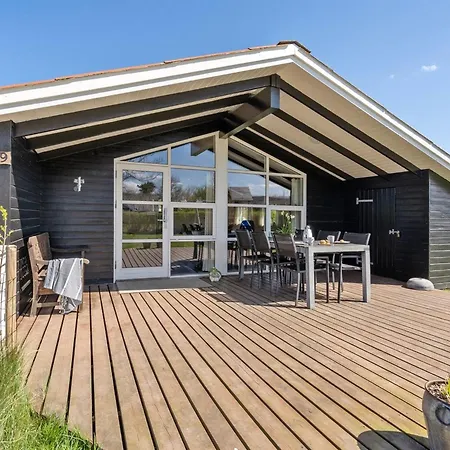 Miikka - 800m To The Fjord By Interhome